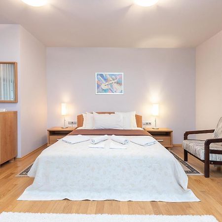 Room In Guest Room - Valensija - Large Suite Jurmala Luaran gambar