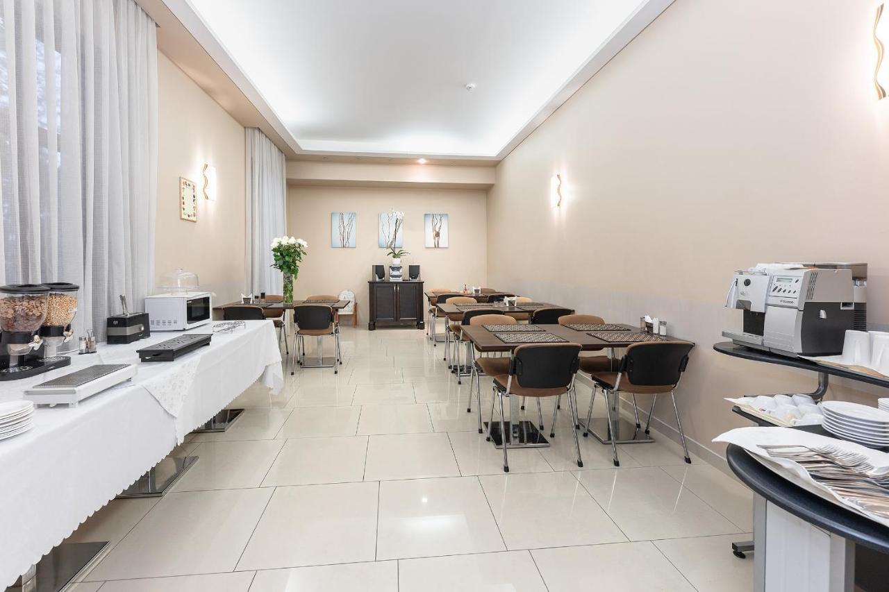 Room In Guest Room - Valensija - Large Suite Jurmala Luaran gambar