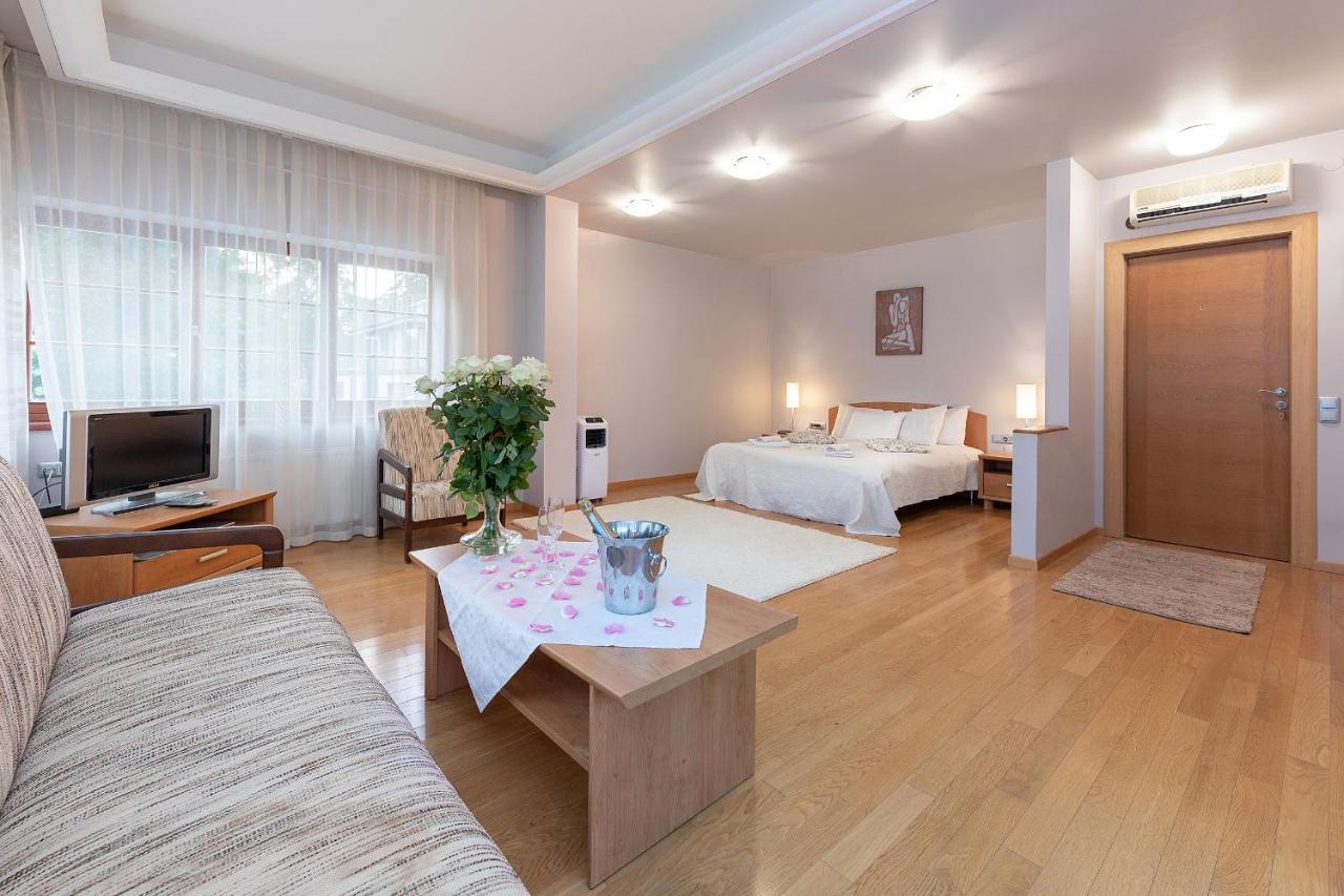 Room In Guest Room - Valensija - Large Suite Jurmala Luaran gambar