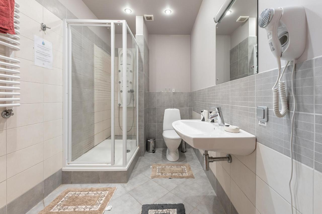 Room In Guest Room - Valensija - Large Suite Jurmala Luaran gambar